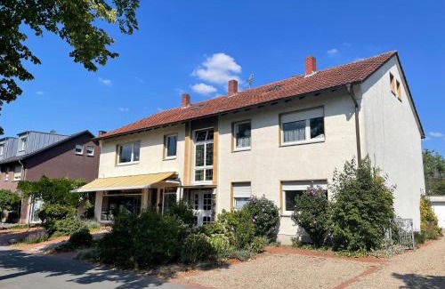 Hamm-Heessen Apartment | Apart54-Modern Design I Garden with Terrace I Smart TV I Free Parking I Free WiFi