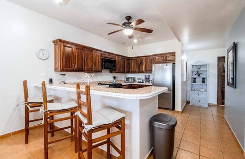 San Carlos Condo | Apartamento de 2 recámaras y dos baños, junto a la playa. Vista increíble!
