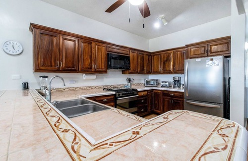 San Carlos Condo | Apartamento de 2 recámaras y dos baños, junto a la playa. Vista increíble!