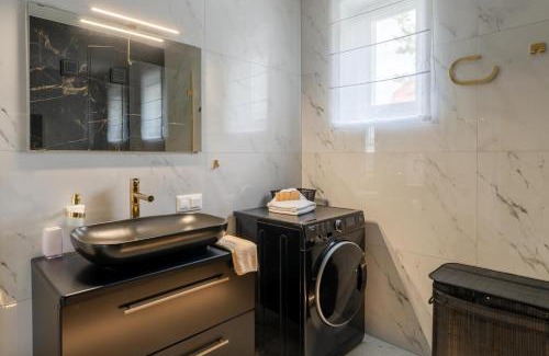 Zachelmie Apartment | Apartament All Saint's - blisko Chojnik, ogród, miejsce na rowery, ogrodzony dla zwierząt