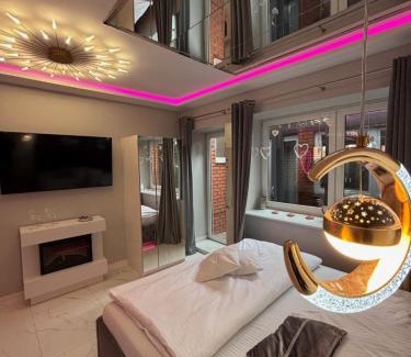 Gniezno Apartment | Apartament "Love Island" Jacuzzi SPA z dużą wanną z hydromasażem dla Dwojga