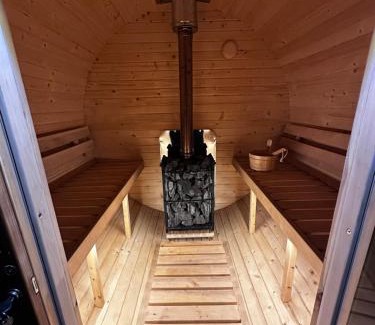 gmina Lewin Kłodzki Villa | Apartament Pod Wzgórzem z Sauną, Jacuzzi i Basenem