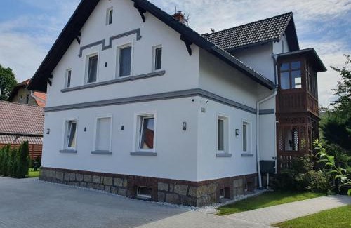 Cieplice Apartment | Apartament Przy Termach z ogrodem
