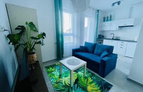 Reda Apartment | Apartament z tarasem przy lesie Reda