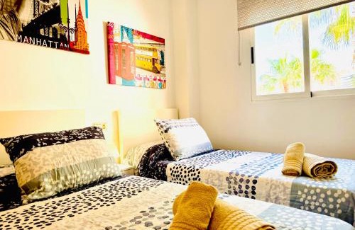 Daimuz Apartment | .Apartamento 1a linea de playa + piscina + parking DAIMUS