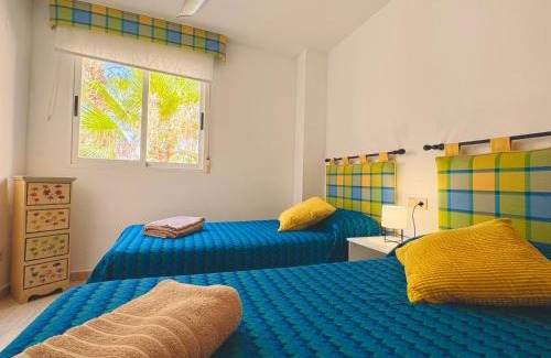 Daimuz Apartment | .Apartamento 1a linea de playa + piscina + parking DAIMUS