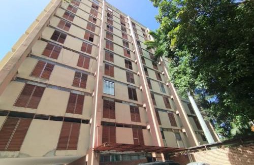 Chacao Apartment | Apartamento Acogedor frente de La Carlota