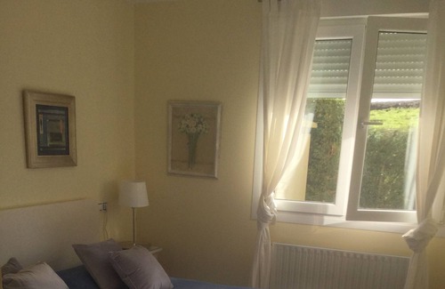 Pinera House | Apartamento con dos Habitaciones y Pequeño Jardín a 3 km de la Playa