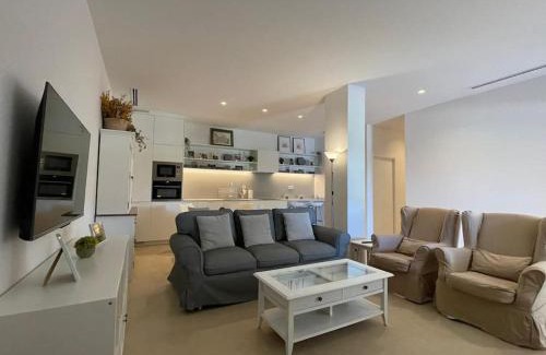 El Brillante Apartment | Apartamento con jardín y piscina en Córdoba