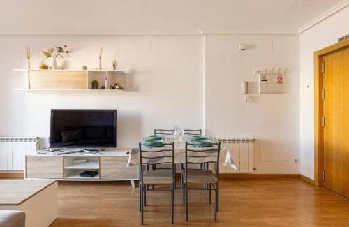 Camarma De Esteruelas Apartment | apartamento familiar con piscina licencia 14721