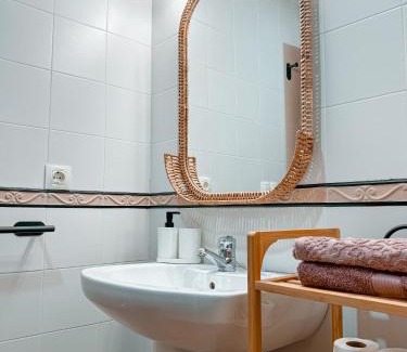 San Lorenzo Apartment | Apartamento Fuente Piedra Escrita