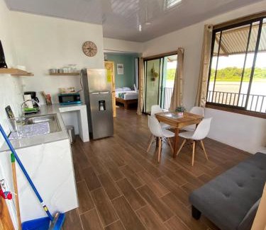 Tortuguero Apartment | Apartamento Lirios del Río