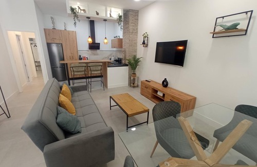 Distrito Noroeste Apartment | Apartamento moderno junto a la estación de tren