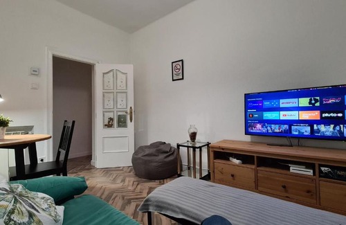 Valladolid Apartment | Apartamento NANA - Wifi y Netflix