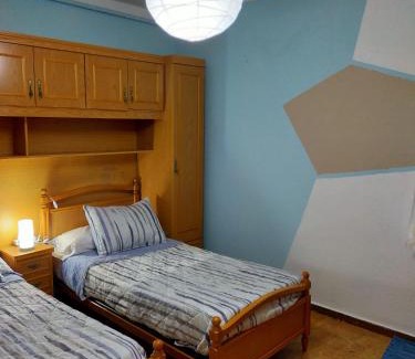 Astorga Apartment | Apartamento Shenzhen en Astorga Camino de Santiago Cochera bicis