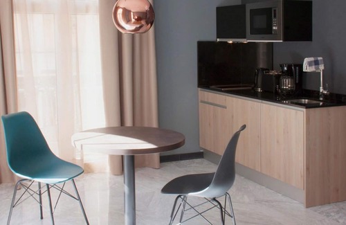 Ensanche Centro Apartment | Apartamentos NONO by Charming Stay