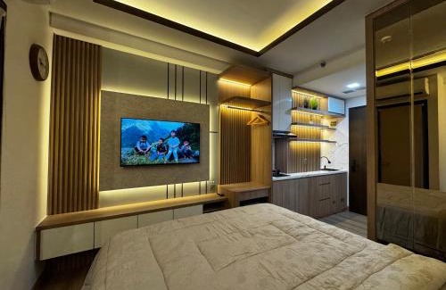 Depok Apartment | Apartement Transpark Cibubur by Raya Property with Pool View & Netflix 2