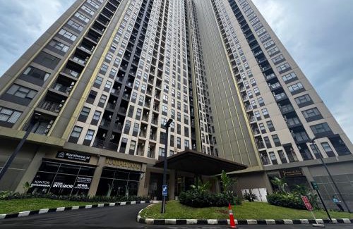 Depok Apartment | Apartement Transpark Cibubur by Raya Property with Pool View & Netflix 2