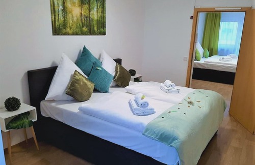 Mitte Apartment | ❤ ApartHomes Nuremberg No. 1, Netflix, 2-room, WiFi, kitchen, bathroom ❤