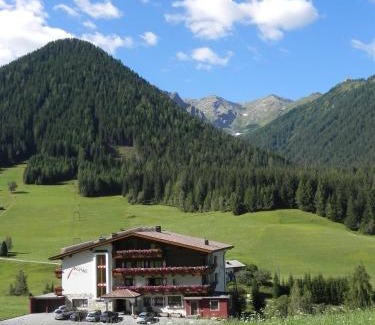 Kartitsch Apartment | Aparthotel Garni Monte