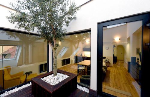 Trencin Apartment | Apartmán s átriom v historickom centre