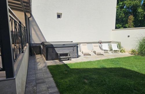 Piestany Apartment | Apartmán VAJANA Exclusiv & Jacuzzi