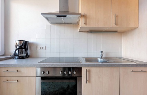 Termeno Sulla Strada del Vino Apartment | Apartment 'Kastelaz' with Mountain View, Shared Garden and Wi-Fi