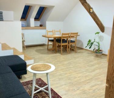 Radovljica Apartment | Apartma Linhartov trg