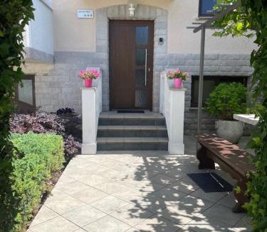 Sezana Apartment | Apartma pri Cesarjevih