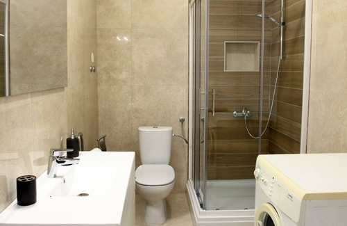 Koper House | Apartma Sonja – Cheerful 3BR Home in Črni Kal
