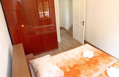 Koper House | Apartma Sonja – Cheerful 3BR Home in Črni Kal