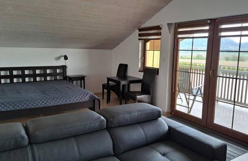 Mnichovo Hradiste Apartment | Apartman FARMA HRADEC