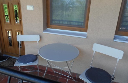 Cserkeszolo Apartment | Apartman Garden