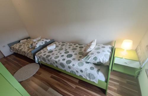 Galizana Apartment | Apartman L&V sa dvorištem i hidromasažnim bazenom