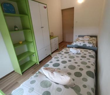 Galizana Apartment | Apartman L&V sa dvorištem i hidromasažnim bazenom