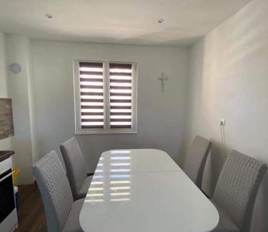 Sestanovac Apartment | Apartman MARA