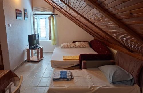 Donja Lastva Apartment | Apartman Marija Tivat 100m from the beach