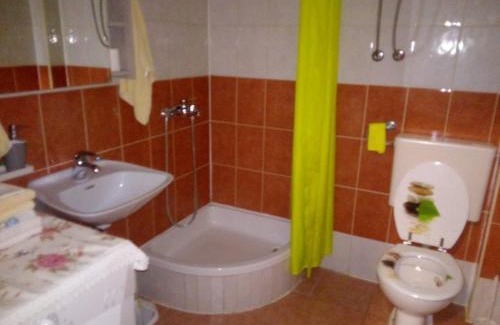 Gradac Apartment | Apartmani Ćubela