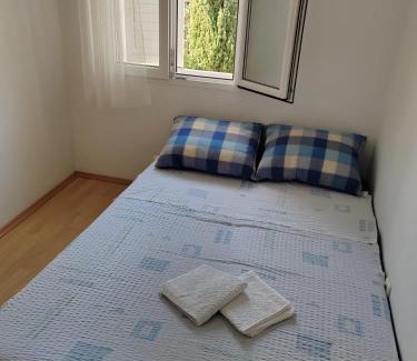 Cove Basina (Jelsa) Apartment | Apartmani Ferri 2