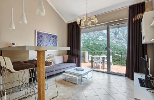 Orahovac Apartment | Apartmani with POOL and VIEW