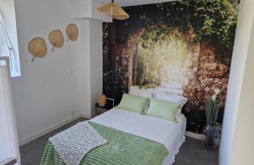 Saint-Hilaire-de-Brethmas Apartment | Apartment with swimming pool, wifi