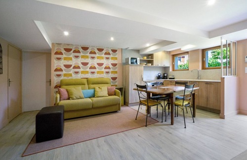 Saint-Jean-de-Maurienne Apartment | Apartment 'Chez Anna' with Mountain View, Wi-Fi and Air Conditioning