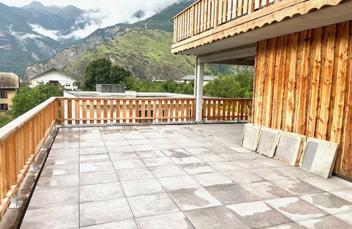 Saint-Jean-de-Maurienne Apartment | Apartment for 4 to 6 people with a 60m² terrace