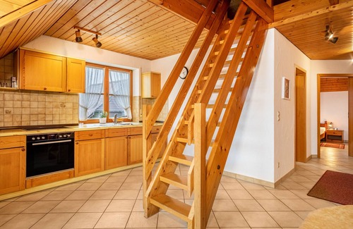 Kressbronn Apartment | Apartment 'Ferienwohnung 4, 99qm' with Shared Garden, Balcony and Wi-Fi