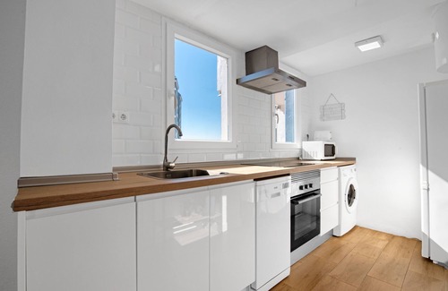 Puig Apartment | Apartment 'Playa Puig' with Shared Pool, Wi-Fi and Air Conditioning