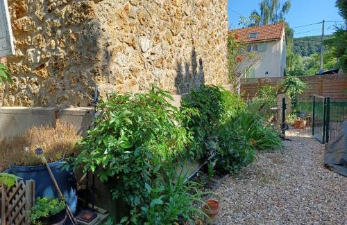 Saint-Remy-les-Chevreuse Apartment | Apartment St Rémy-lès-Chevreuse 5 min walk RER B