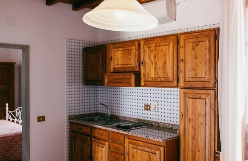 San Donato in Fronzano Apartment | Apartment '07 B Fattoria Degli Usignoli' with Shared Pool, Wi-Fi and Air Conditioning