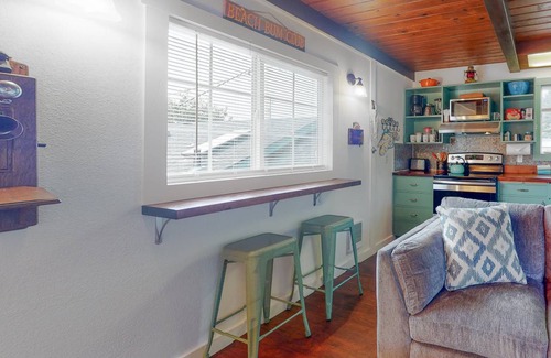 Winchester Bay Apartment | Apartment ∙ 1 bedroom ∙ 2 guests