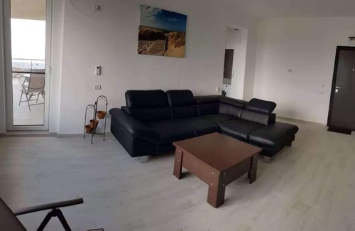 Navodari Apartment | Apartment 2 rooms, first row to the sea, front view