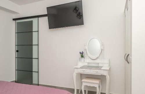 Brela Apartment | Apartment 3 Vera i Ćiro Novak, sea view and free parking